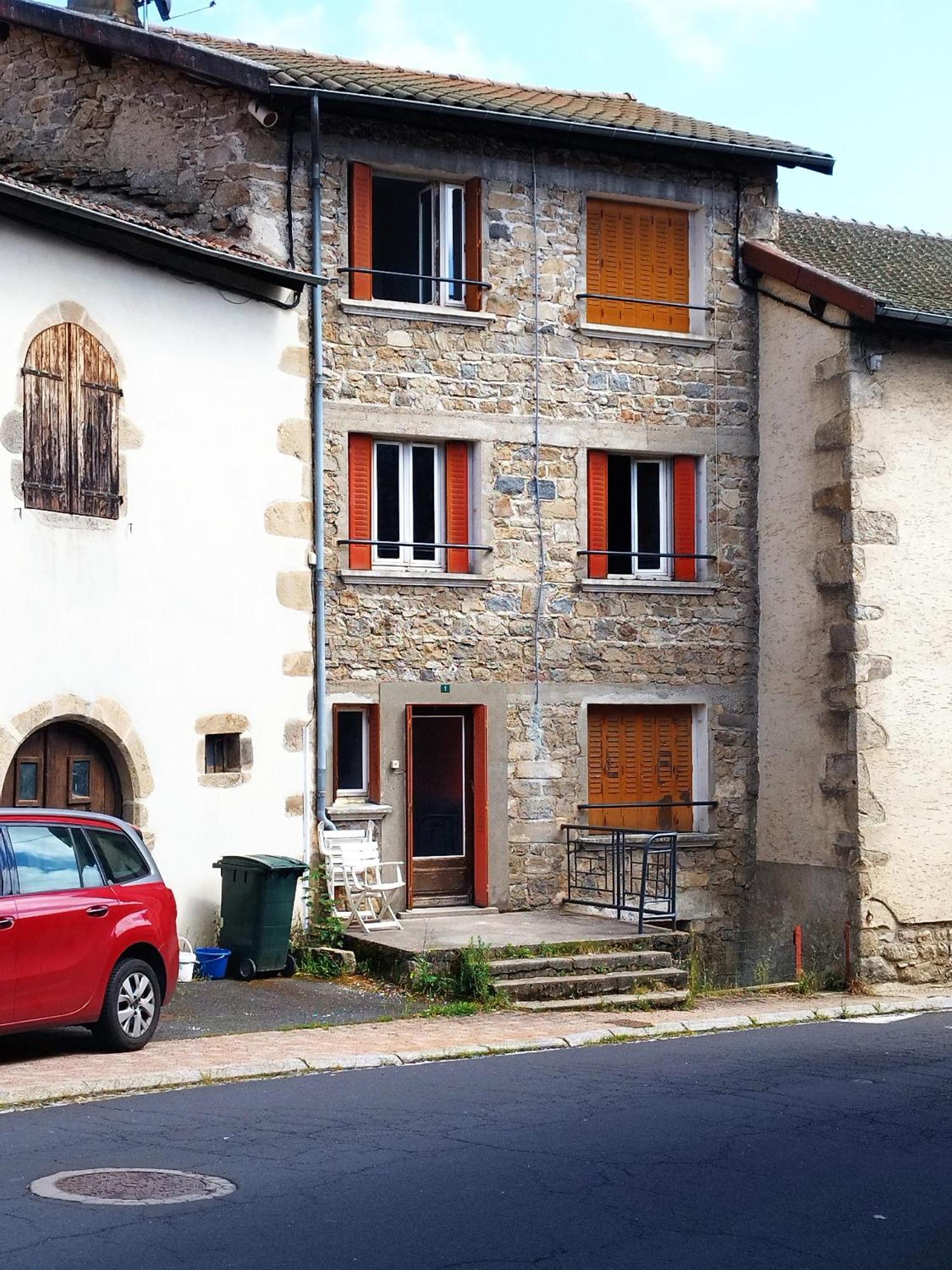 Jolie Maison De Bourg Tout Equipee 10Km D'Ambert Saint-Amant-Roche-Savine Szoba fotó